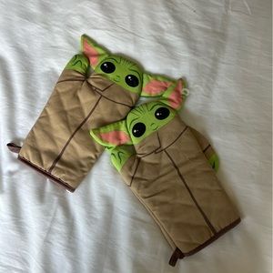 Yoda Oven Mitt